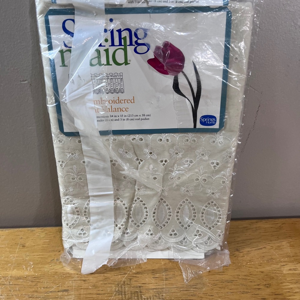 Vtg Springmaid Ivory Embroidered Eyelet Straight Valance 84x15 Floral Lace NIP